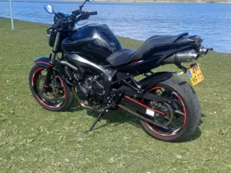04. Motoren Yamaha fz6 600cc naked bike