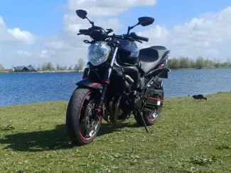 04. Motoren Yamaha fz6 600cc naked bike