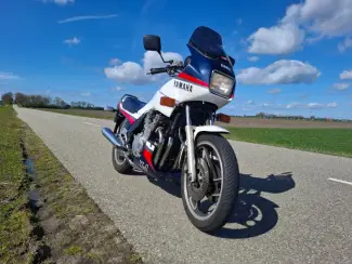 Yamaha XJ 900 uit 1985. (Oldtimer 40+ jaar)
